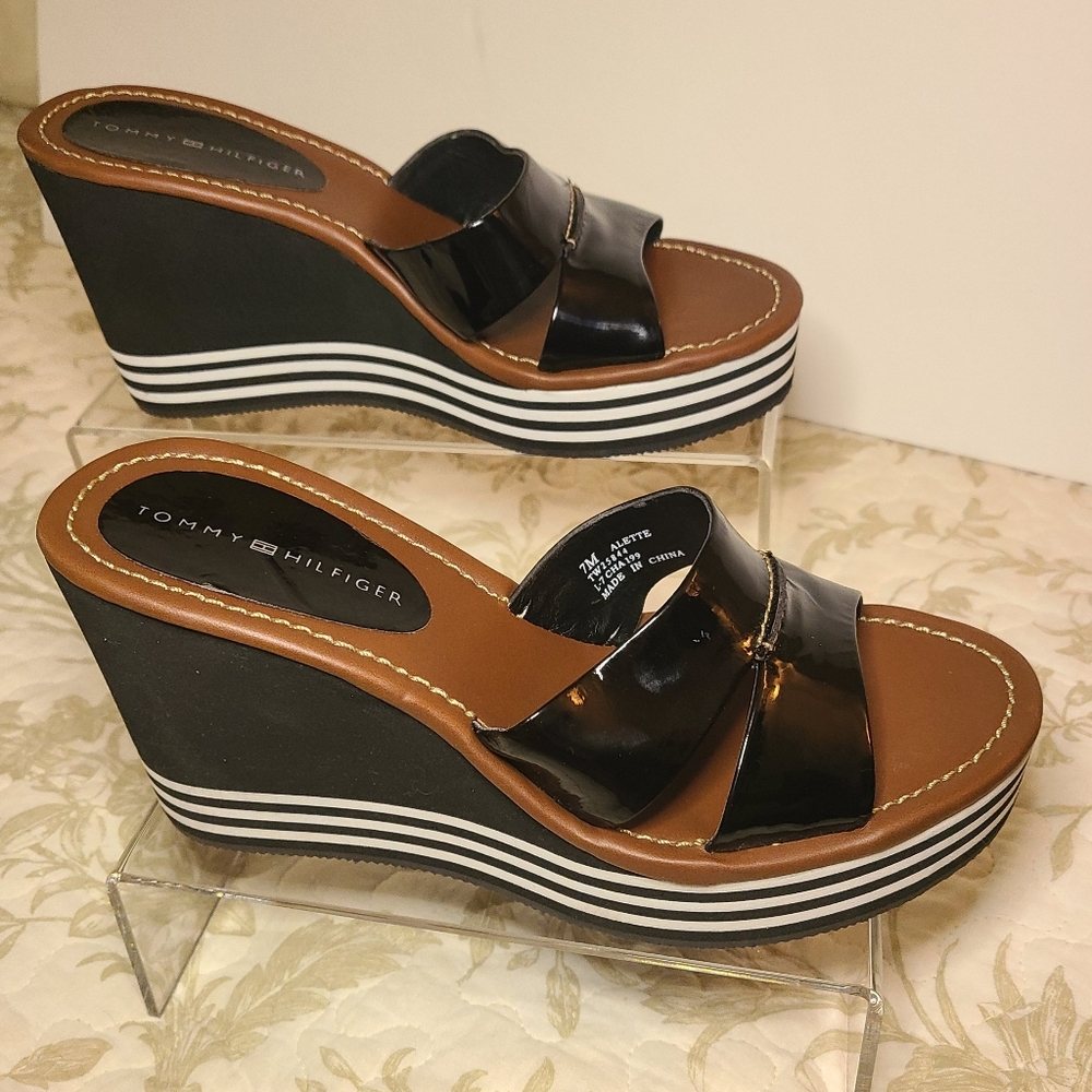 TH | Sandals Slip-Ons - Alette Wedge Platform, (Blk/White), 7, NWOT